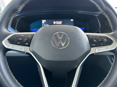 Used 2022 Volkswagen Taos SE FWD image 30