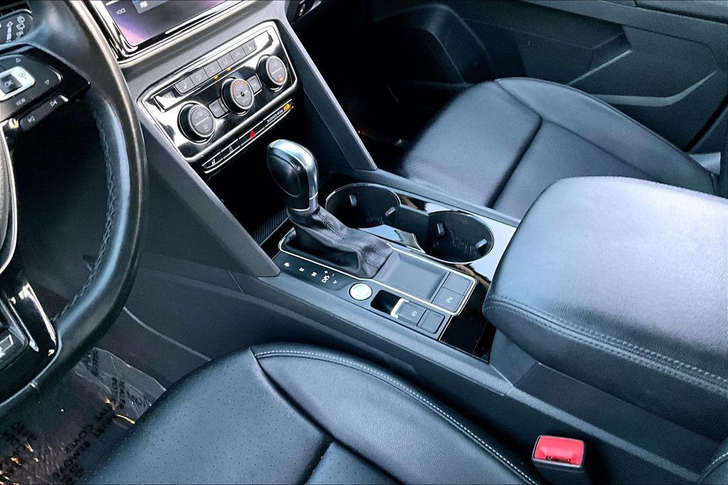 Used 2019 Volkswagen Atlas SEL R-Line FWD image 16