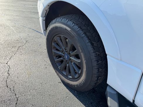 Used 2015 Ford Expedition EL XLT w/ Equipment Group 202A AWD/4WD image 8