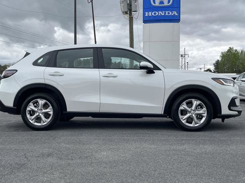 Certified 2024 Honda HR-V LX image 4