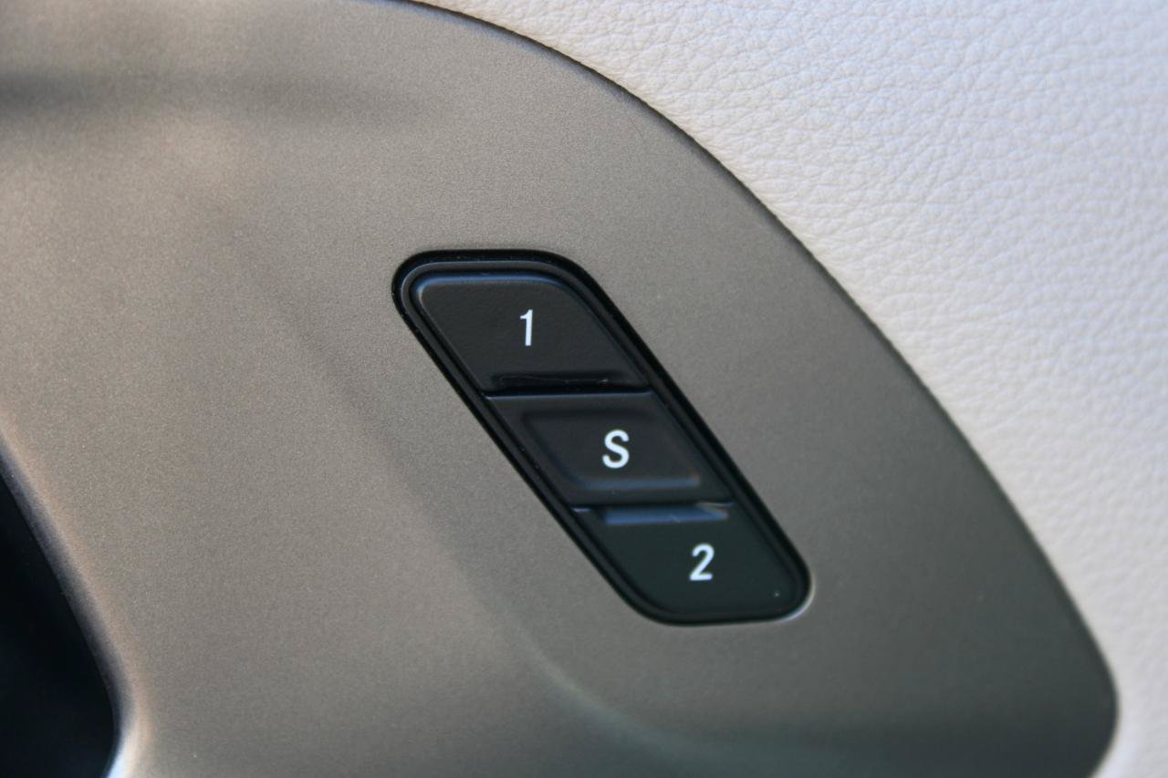 Used 2019 Chrysler Pacifica Limited FWD image 19