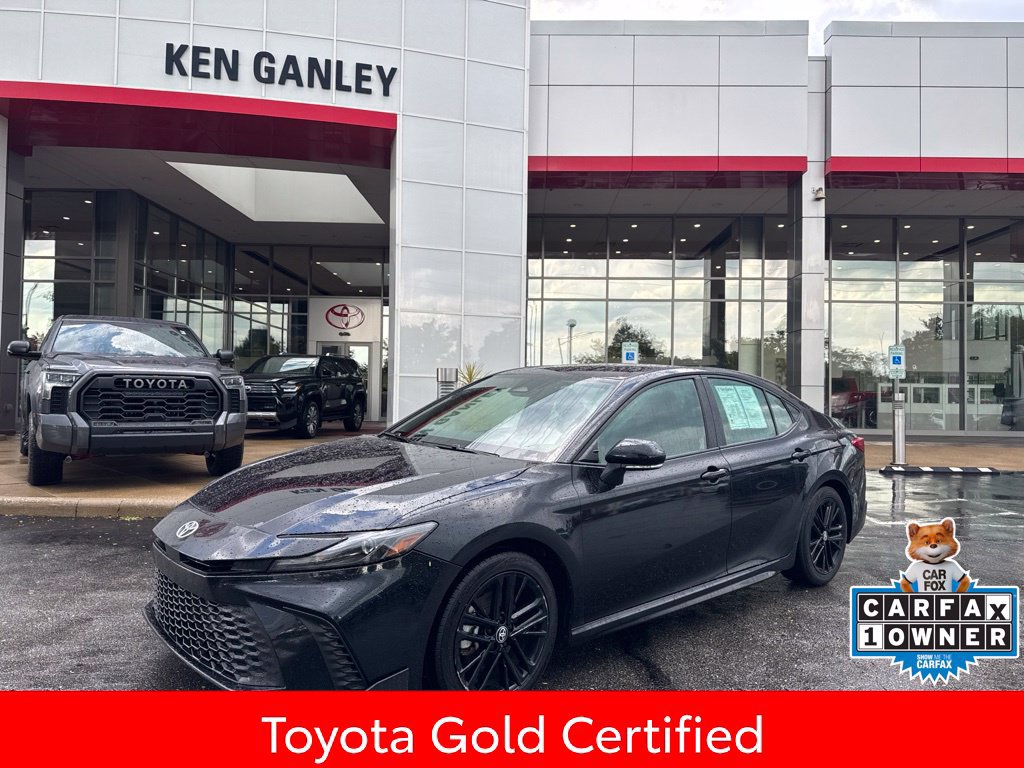 Certified 2025 Toyota Camry SE FWD image 1