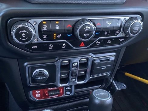 Used 2023 Jeep Gladiator Rubicon w/ LED Lighting Group image 21