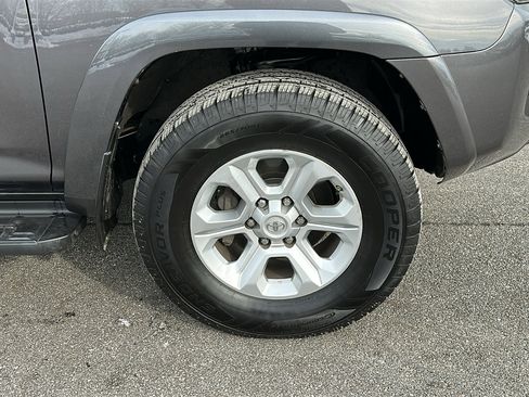 Used 2019 Toyota 4Runner SR5 Premium image 9