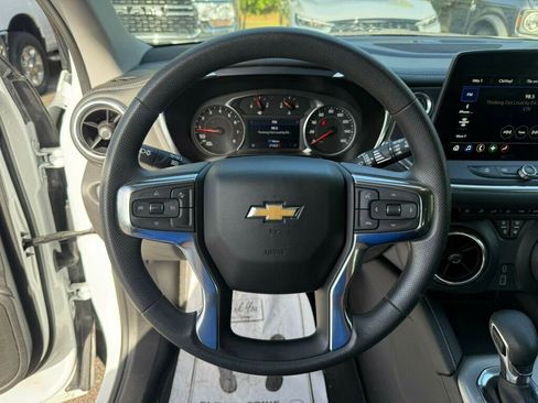 Used 2025 Chevrolet Blazer LT image 5