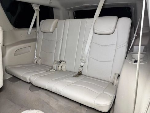 Used 2017 Cadillac Escalade ESV Premium Luxury AWD/4WD image 18