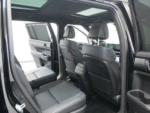 Used 2025 Hyundai Santa Fe Calligraphy image 36