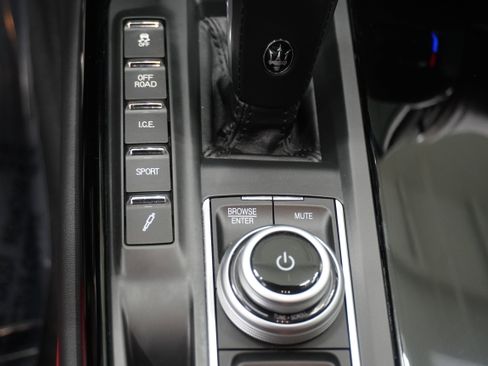 Used 2021 Maserati Levante GranSport image 27