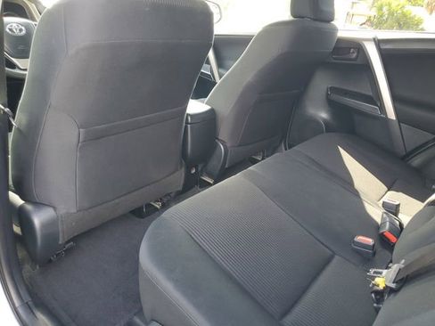 Used 2018 Toyota RAV4 LE image 12