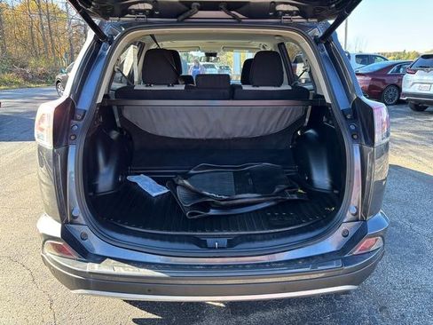 Used 2018 Toyota RAV4 LE Plus image 7