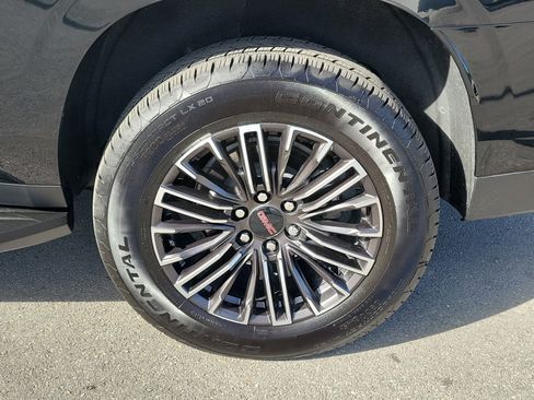 Used 2025 GMC Yukon XL Elevation image 31