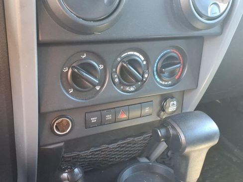 Used 2009 Jeep Wrangler Rubicon w/ Dual Top Group AWD/4WD image 15