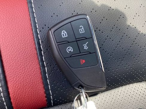 Used 2026 Chevrolet Traverse RS w/ LPO, Floor Liner Package AWD/4WD image 28