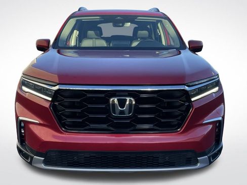 Certified 2023 Honda Pilot Touring image 9