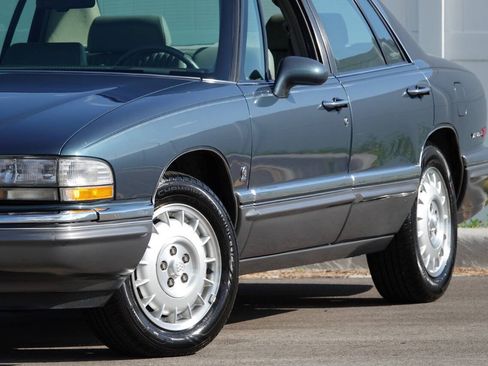 Used 1993 Buick Park Avenue Ultra FWD image 9