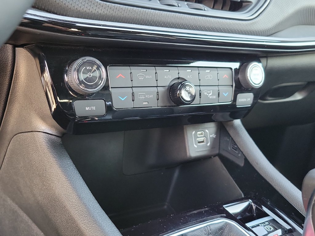 Used 2025 Jeep Compass Limited w/ High Altitude Package AWD/4WD image 28