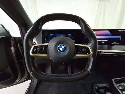 Used 2023 BMW iX xDrive50 w/ Sport Package AWD/4WD image 18