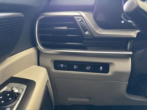 Used 2025 Kia Telluride S image 10