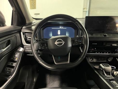 Used 2026 Nissan Rogue SL FWD image 22
