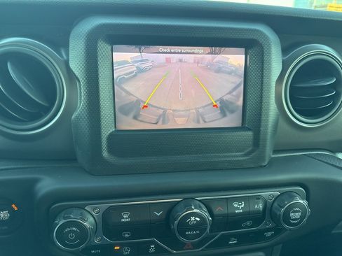 Used 2023 Jeep Wrangler Sport S image 11