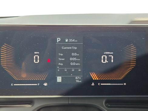New 2026 Kia Carnival EX FWD image 26