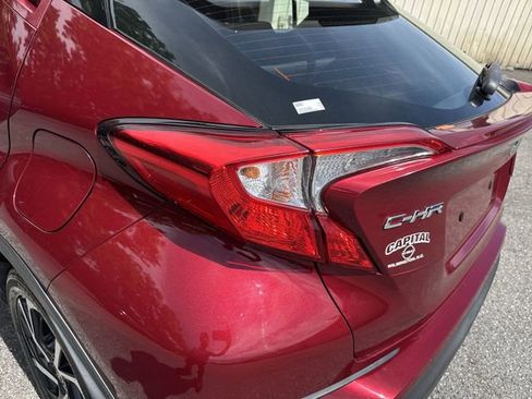 Used 2018 Toyota C-HR XLE FWD image 32