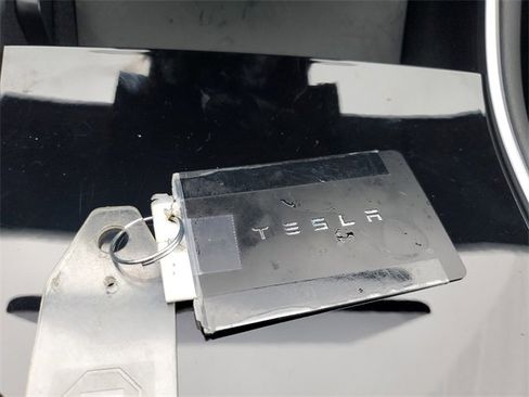 Used 2018 Tesla Model 3 image 18