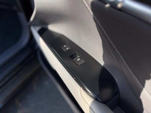 Used 2018 Toyota Camry XSE FWD image 17