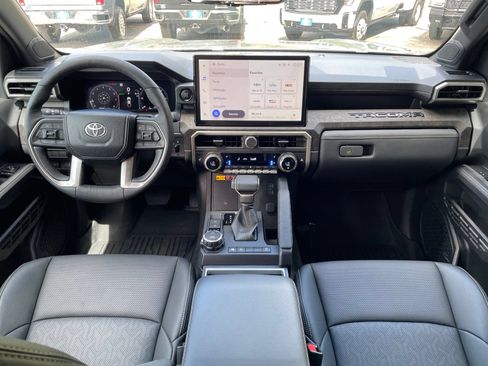 Used 2024 Toyota Tacoma Limited w/ Limited Package (LT) AWD/4WD image 35