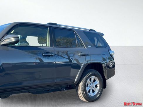 Certified 2024 Toyota 4Runner SR5 AWD/4WD image 10