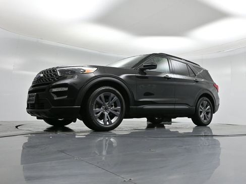 Certified 2022 Ford Explorer XLT w/ Equipment Group 202A image 50