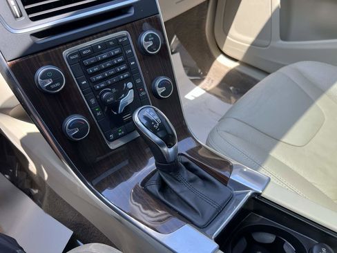 Used 2014 Volvo S60 T5 image 24