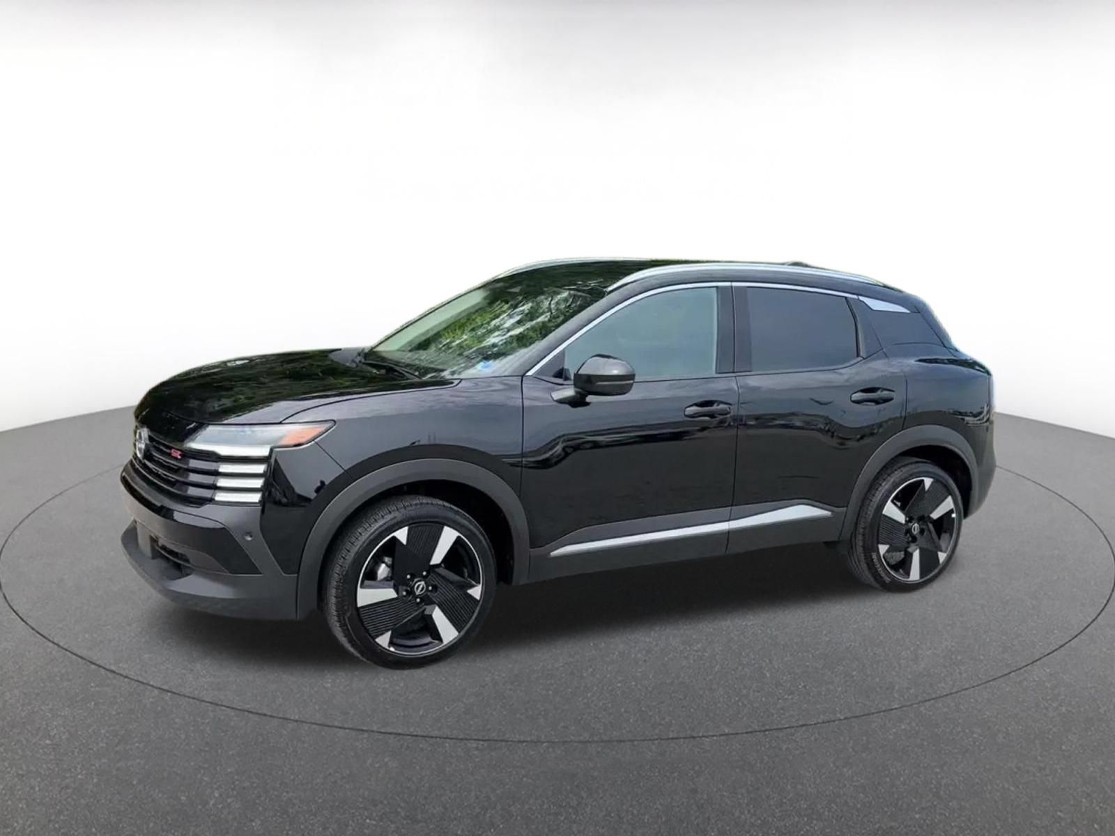 Used 2026 Nissan Kicks SR AWD/4WD image 7