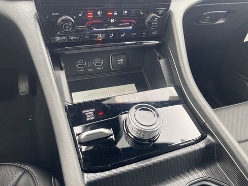 New 2025 Jeep Grand Cherokee L Limited w/ Luxury Tech Group II image 11