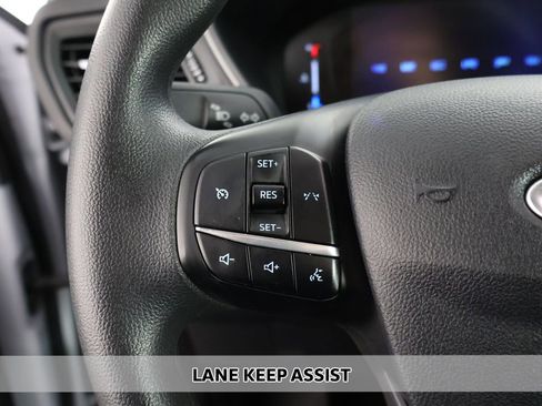 Used 2025 Ford Escape Active AWD/4WD image 3