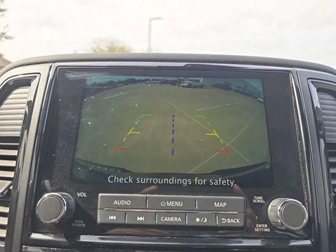 Used 2024 Nissan Titan PRO-4X image 9