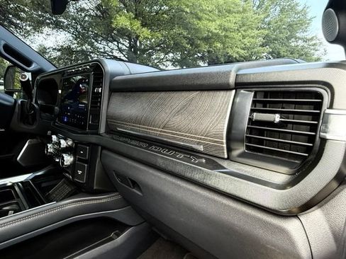 Used 2023 Ford F250 Platinum AWD/4WD image 48