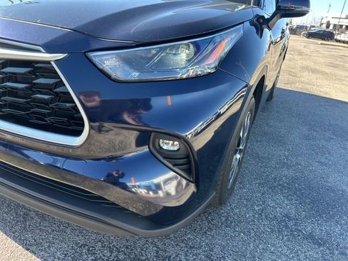 Used 2023 Toyota Highlander XLE image 9