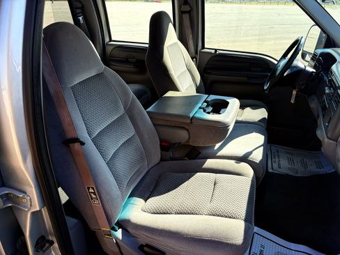 Used 2001 Ford F350 XLT image 27