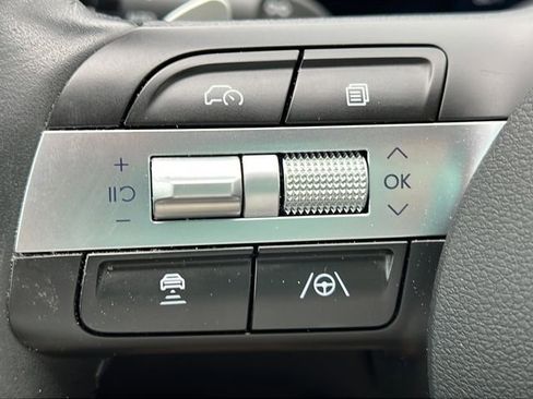 Certified 2025 Hyundai Santa Cruz Limited AWD/4WD image 31