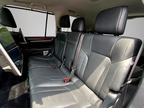 Used 2021 Lexus LX 570 4WD w/ 3rd Row & Luxury Pkg image 20