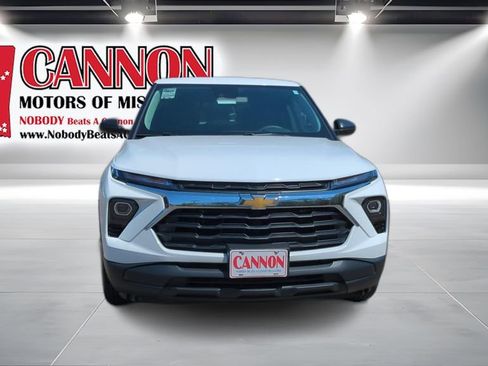 Used 2025 Chevrolet TrailBlazer LS w/ LS Convenience Package image 2