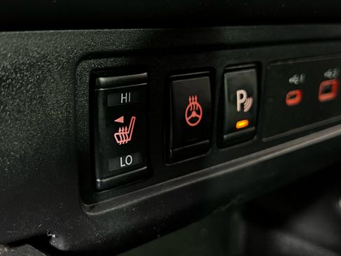 Used 2023 Nissan Frontier SV w/ SV Convenience Package image 21