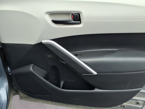 Used 2022 Toyota Corolla Cross LE image 30