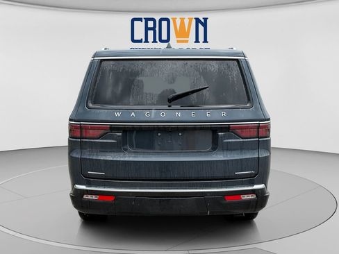 Used 2023 Jeep Wagoneer L Series II AWD/4WD image 4