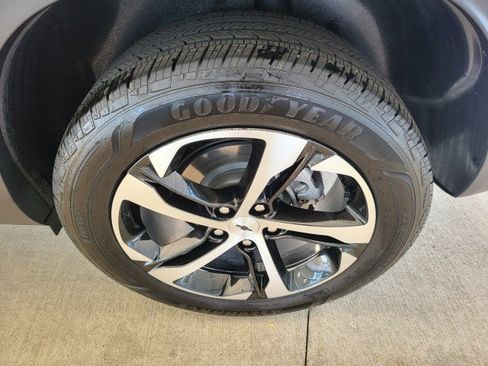 Used 2024 Chevrolet Trax RS w/ Driver Confidence Package image 19