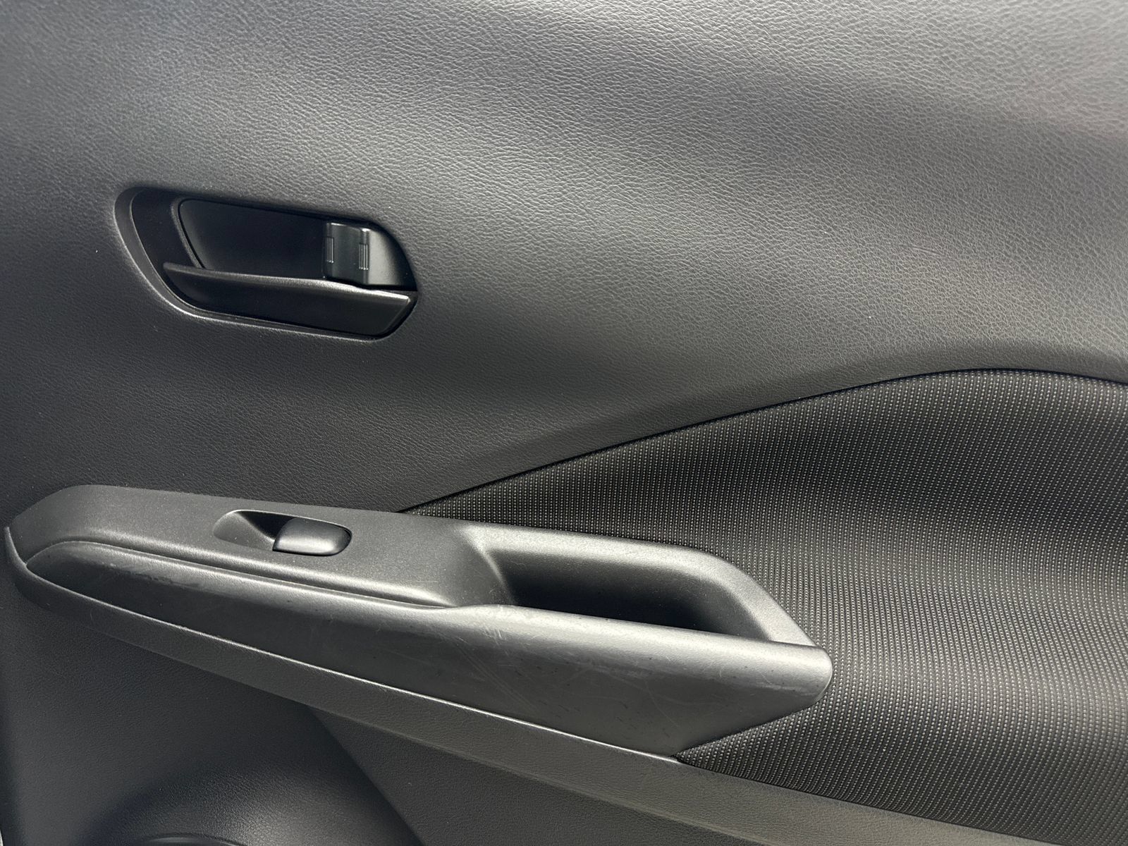 Used 2022 Nissan Kicks S FWD image 45