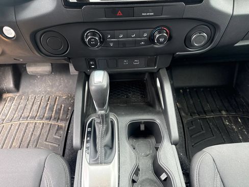 Used 2022 Nissan Frontier SV RWD image 14