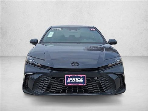 Used 2025 Toyota Camry SE w/ Convenience Package image 2