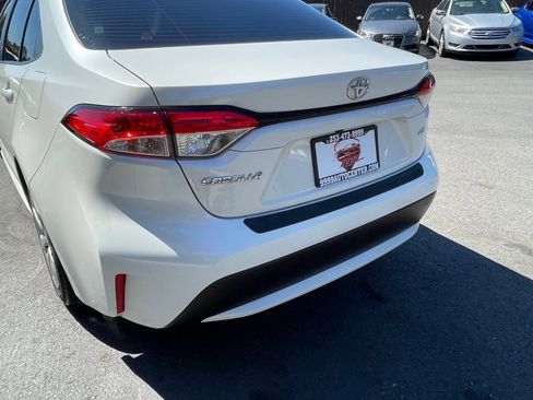 Used 2020 Toyota Corolla LE w/ Carpet Mat Package (TMS) image 8
